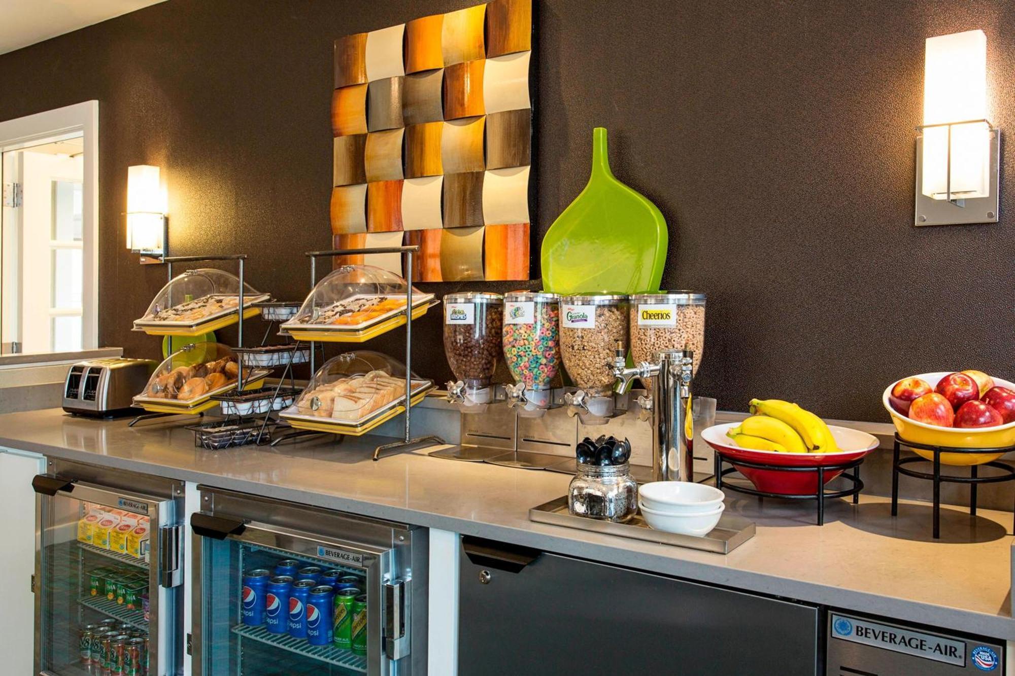 By Marriott West Greece